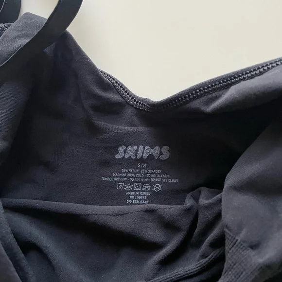 SKIMS NEW Black Sculpting Bodysuit!! - Picture 10 of 16